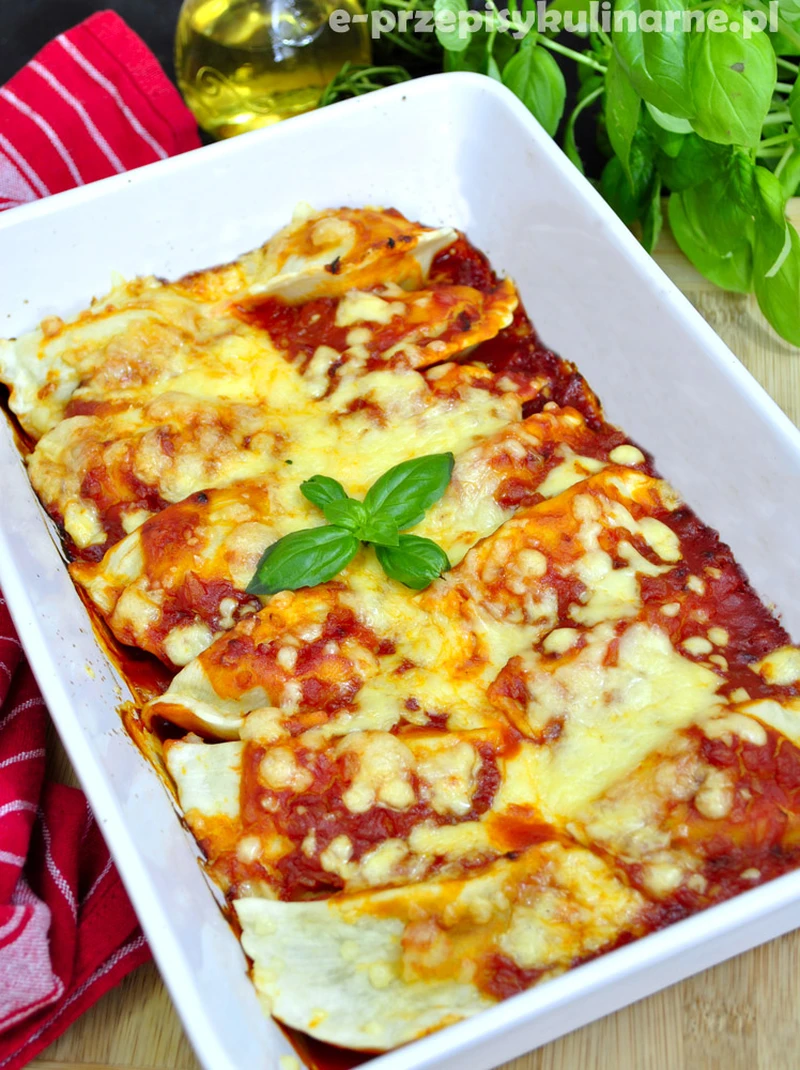 PIEROGI ZAPIEKANE W SOSIE POMIDOROWYM