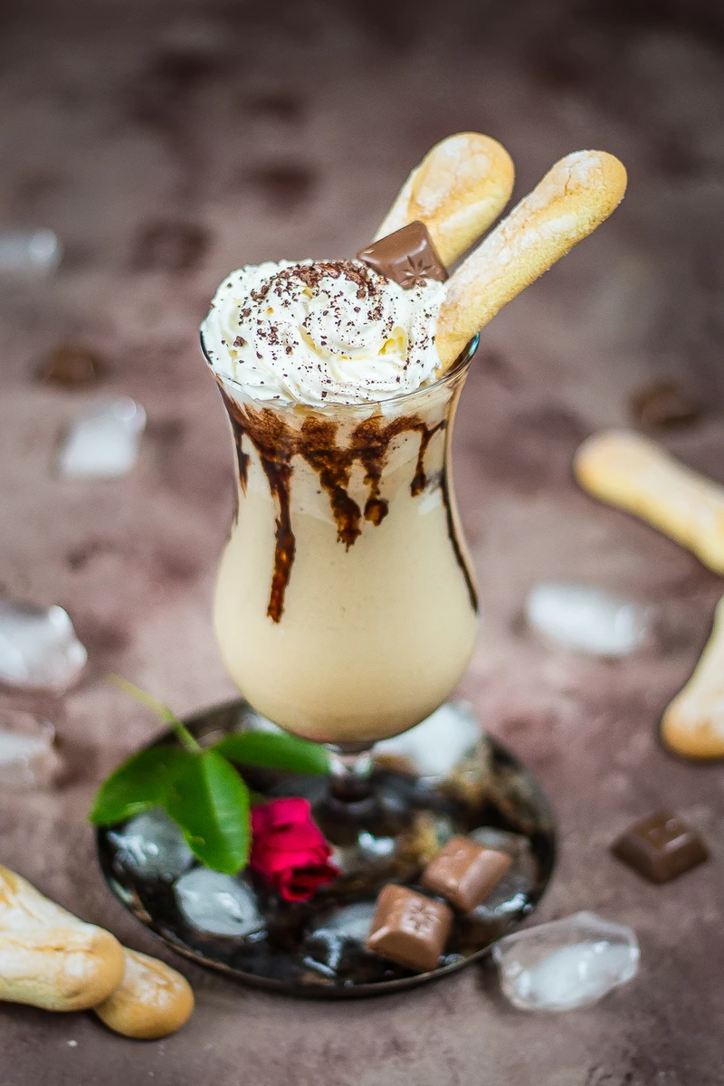 Shake Tiramisu - deser, lody i kawa w jednym <3 Idealne na ochłodę i orzeźwienie.