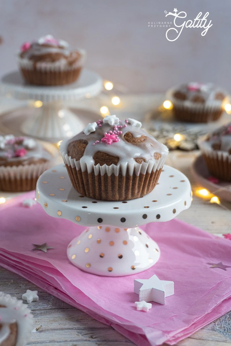 Piernikowe muffinki z lukrem