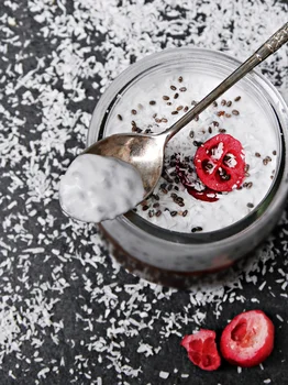 KAWOWY PUDDING Z KOKOSOWĄ ŚMIETANKĄ I CHIA (VEGAN)