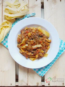 Wstążki z mięsem i warzywami