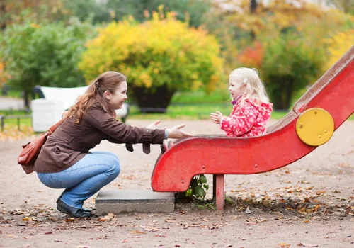 Dodatkowe 3 dni urlopu i praca tylko 7 godzin dziennie?! Pracujący rodzice będą zadowoleni - petycja już w Sejmie