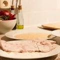 Panierowanie mięsa: Jak przygotować mięso do smażenia w panierce