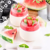 Panna cotta z arbuzową galaretką