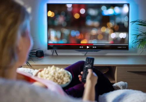 Kultowa komedia z gwiazdorską obsadą już dziś w TV! Takiej perełki lepiej nie przegapić!