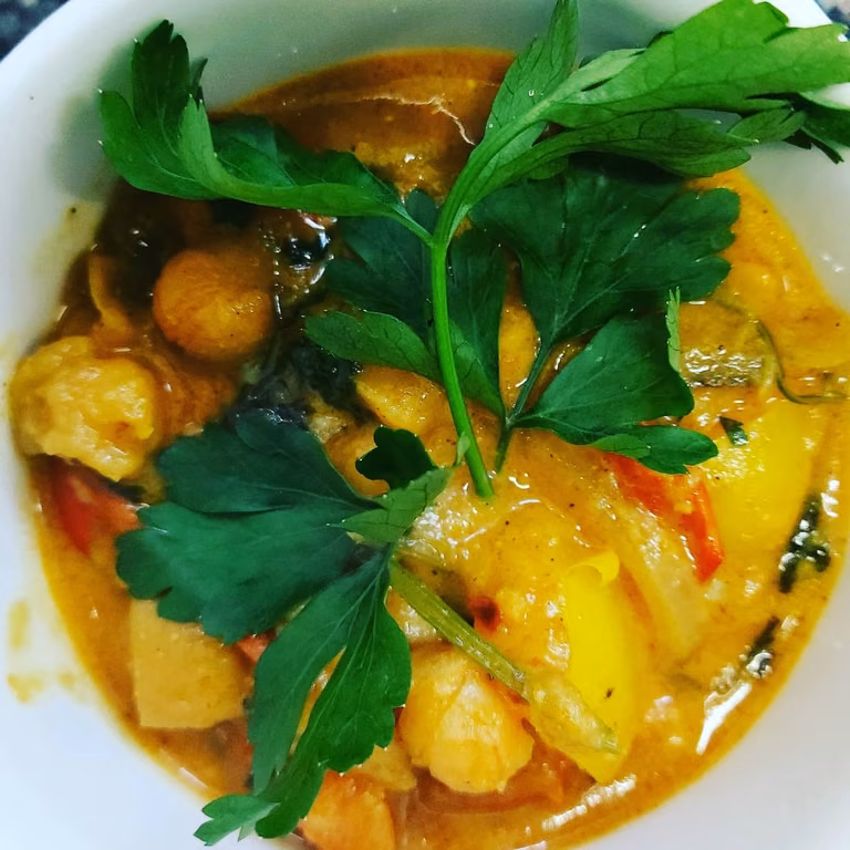 Curry bakłażanowo paprykowe.