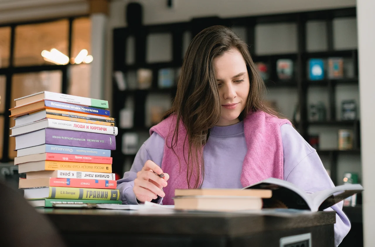 Te uczelnie muszą oddać pieniądze. UOKiK nakazał zwrot dla tysięcy studentów!