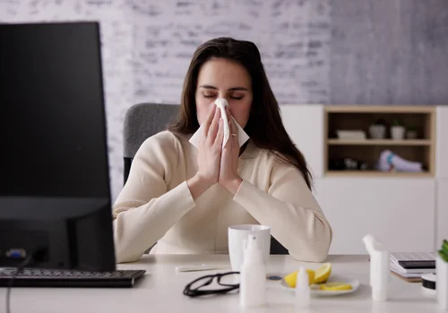 Na L4, ale w pracy? Nowe przepisy mogą zaskoczyć chorych!