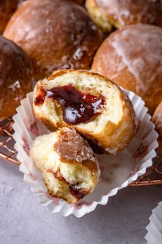 Najlepsze pieczone pączki (7 składników)