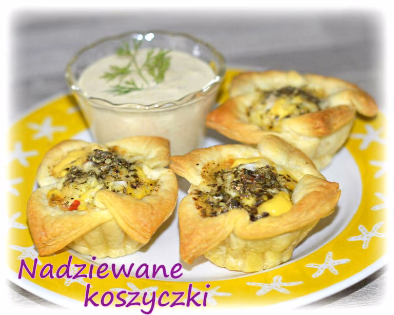 Nadziewane koszyczki z ciasta francuskiego