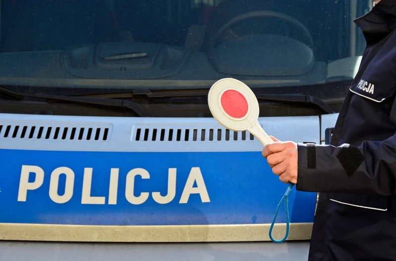 Rusza policyjna akcja: Zatrzymany dowód i mandat lub darmowe sprawdzenie oświetlenia!