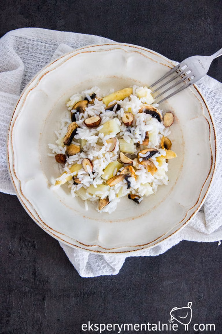 Risotto ze szparagami i pieczarkami – przepis na risotto