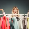 Capsule wardrobe: Jak zredukować swoją szafę do 37 bazowych elementów