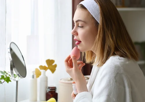 Jaskie są najlepsze podkłady rozświetlające do 20 złotych? TOP 5 - opinie mówią same za siebie