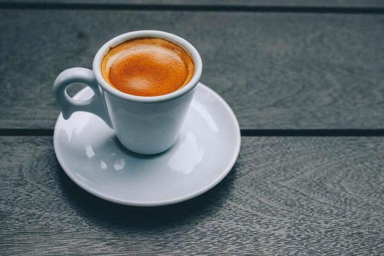 Dodatki i porcelana w różnych stylach