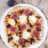 Jesienna pizza z figami i serem kozim