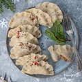 Wigilijne pierogi z kapustą i grzybami