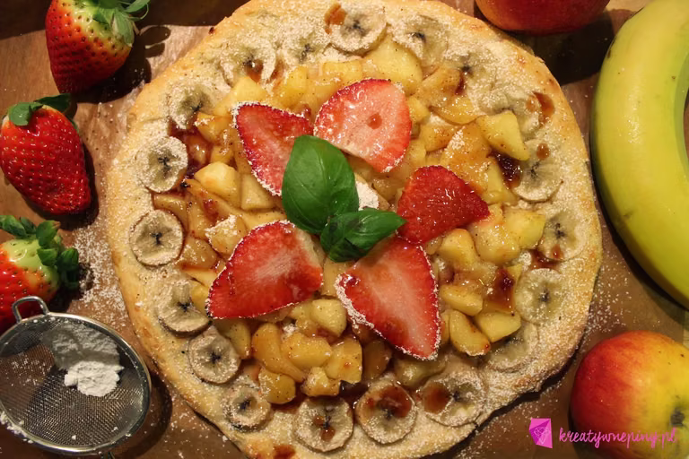Pizza z owocami