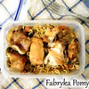 Makaron chow mein z warzywami i pieczonym kurczakiem