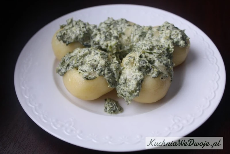 Kluski śląskie z sosem szpinakowym