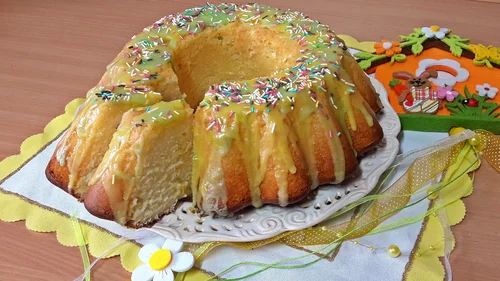 Babka mocno cytrynowa