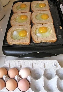 Śniadanie... tosty z jajkiem :) 
