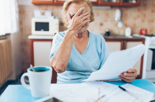 Emeryci czekali na tę decyzję. Wiemy, co z dopłatami do prądu w 2026