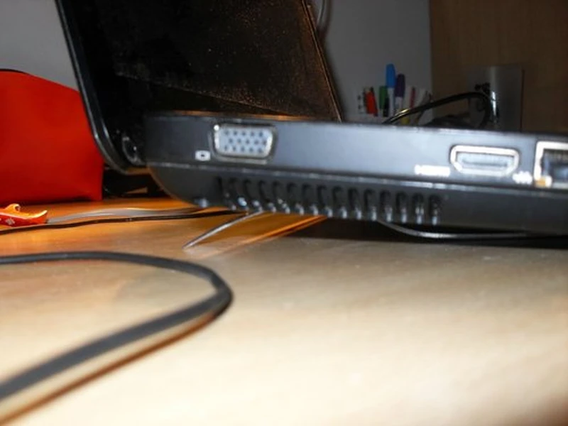 Schładzanie laptopa... WIDELCEM!