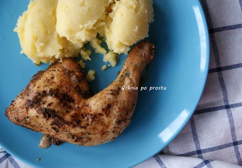 Pieczone udka kurczaka z ziemniakami