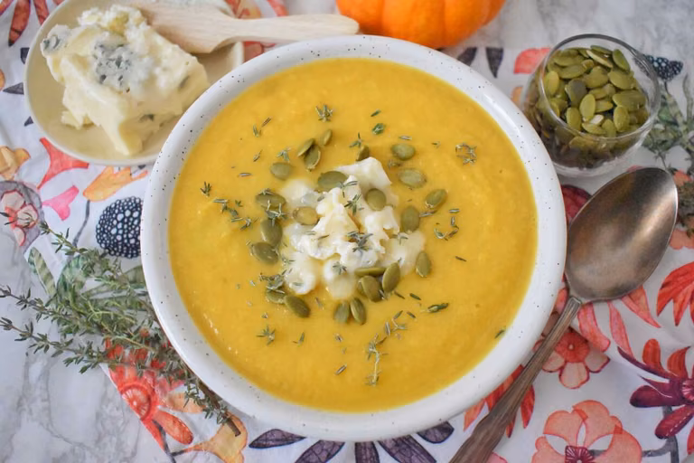 Zupa dyniowa z serem gorgonzola i porem