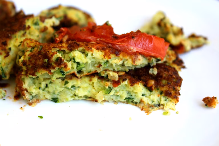 Omlet dietetyczny z cukinią i zieloną pietruszką FIT