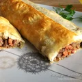 Rolada z ciasta francuskiego z grzybami