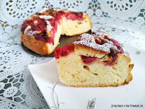 Ekspresowe ciasto z truskawkami na oleju