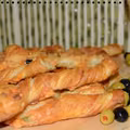 Francuskie paluchy z serem i oliwkami