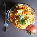 Pasta with fresh tomato sauce / Nuddeln mit Tomatensosse / Makaron z sosem ze świeżych pomidorów
