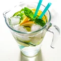 Ogórkowa lemoniada z bazylią