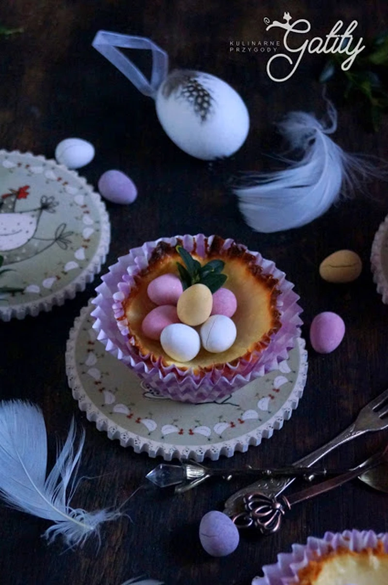 Sernikowe koszyczki wielkanocne