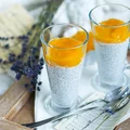 Kokosowy pudding chia z musem z mango