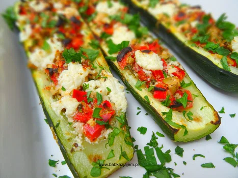 Śródziemnomorskie faszerowane cukinie