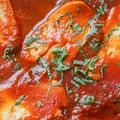 Halloumi w sosie pomidorowym (4 składniki)
