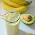 Koktajl z bananem i awokado