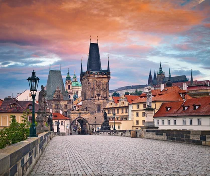 Czechy chcą wprowadzić dodatkowe opłaty w centrum Pragi! Jak zmiany wpłyną na turystów?