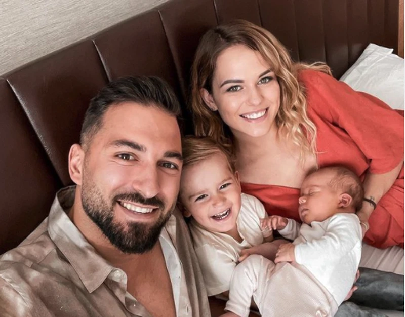 Córeczka Rafała Maślaka w szpitalu.  Rafał Maślak pędzi z pomocą do żony!
