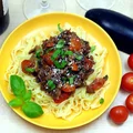Tagliatelle z bakłażanem i pieczarkami
