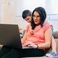 Okazjonalna praca zdalna przepada z końcem roku! Zrób to teraz, by nie stracić wolnych dni