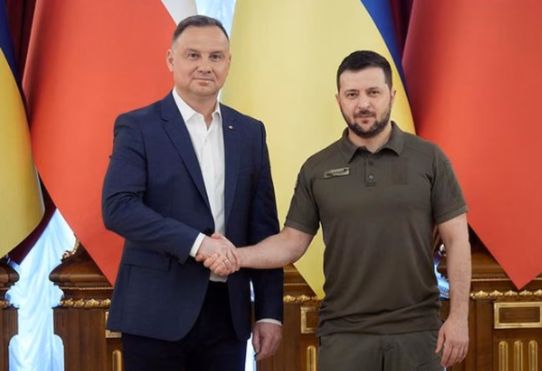 Wołodymyr Zełenski chce przyznać Polakom specjalny status w Ukrainie!