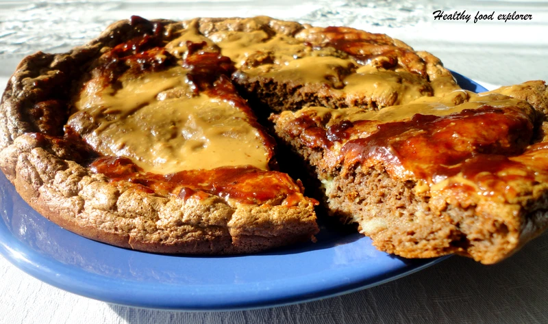 Omlet kakaowy z masłem orzechowym i dżemem