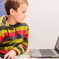 Do szkół wróci zdalne nauczanie!? Resort Edukacji i Ministerstwo Pracy przygotowują nowe przepisy!