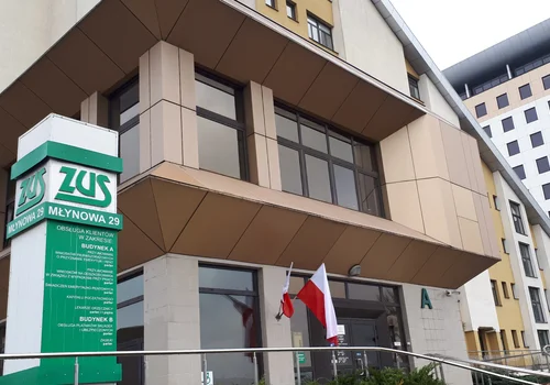 ZUS przypomina: Ten dokument tylko do 31 października! Jego brak to wstrzymanie lub zwrot świadczenia rodzinnego