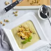 WZMACNIAJĄCA ZUPA KREM, Z CHIPSEM Z PIETRUSZKI, PISTACJAMI I PRAŻONĄ CZARNUSZKĄ!